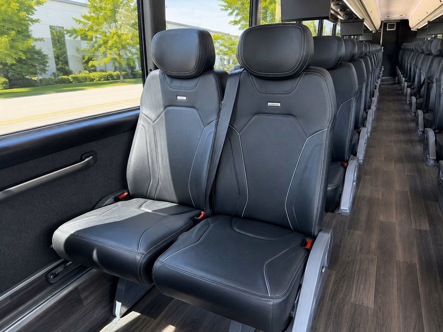 guest shuttles between norfolk hotels and your wedding venue
