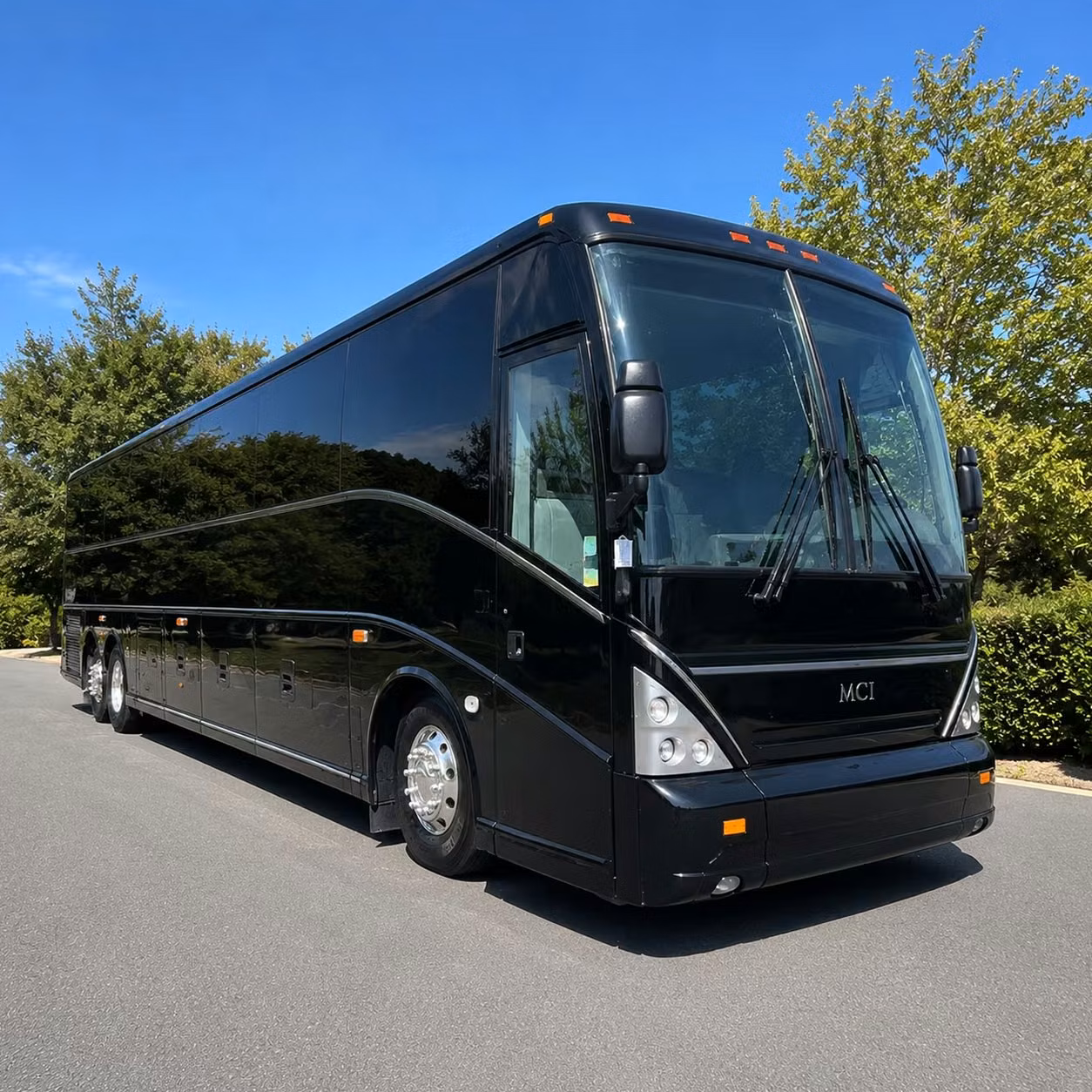 norfolk wedding transportation that keeps every guest on schedule