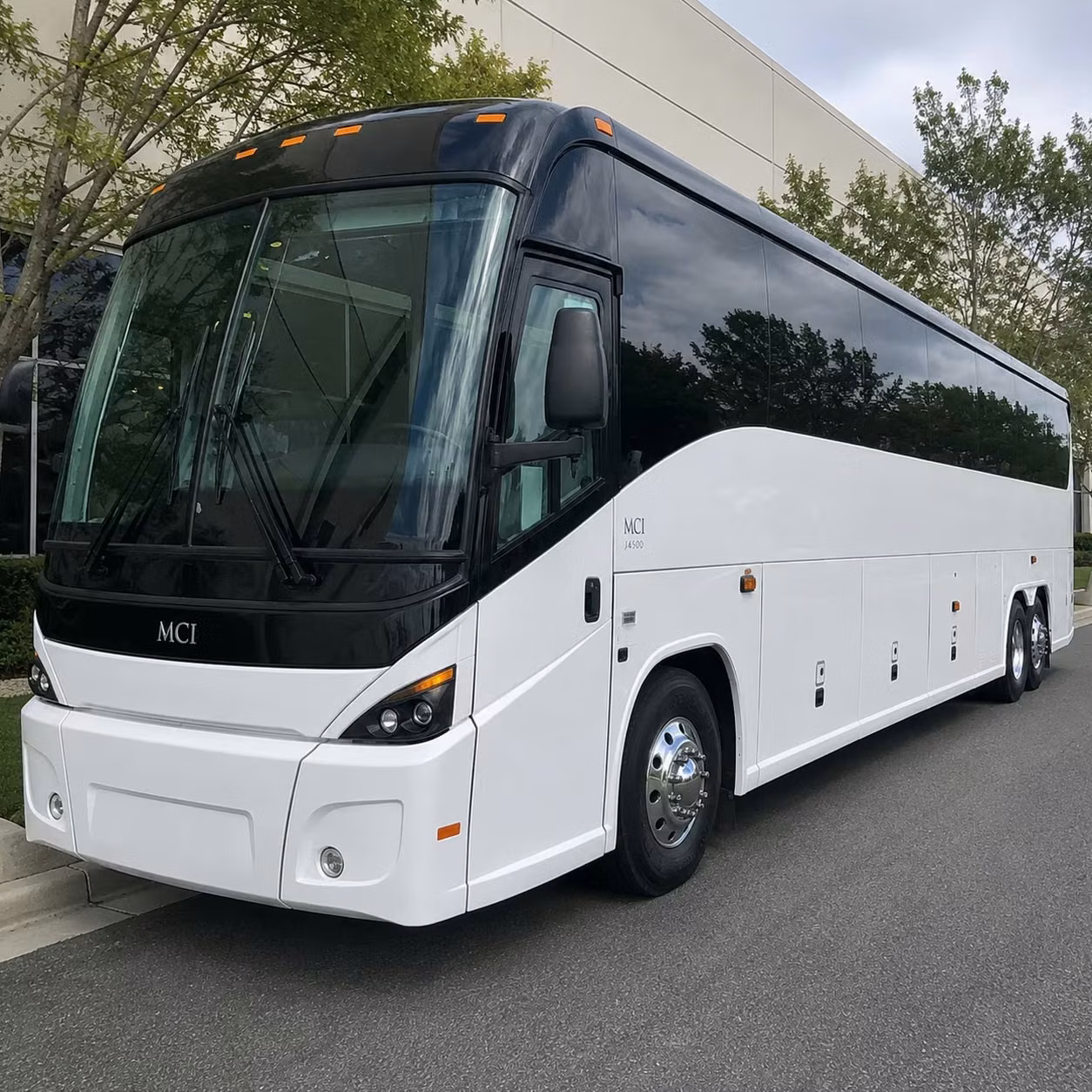 shuttle buses for naval station norfolk personnel and base operations